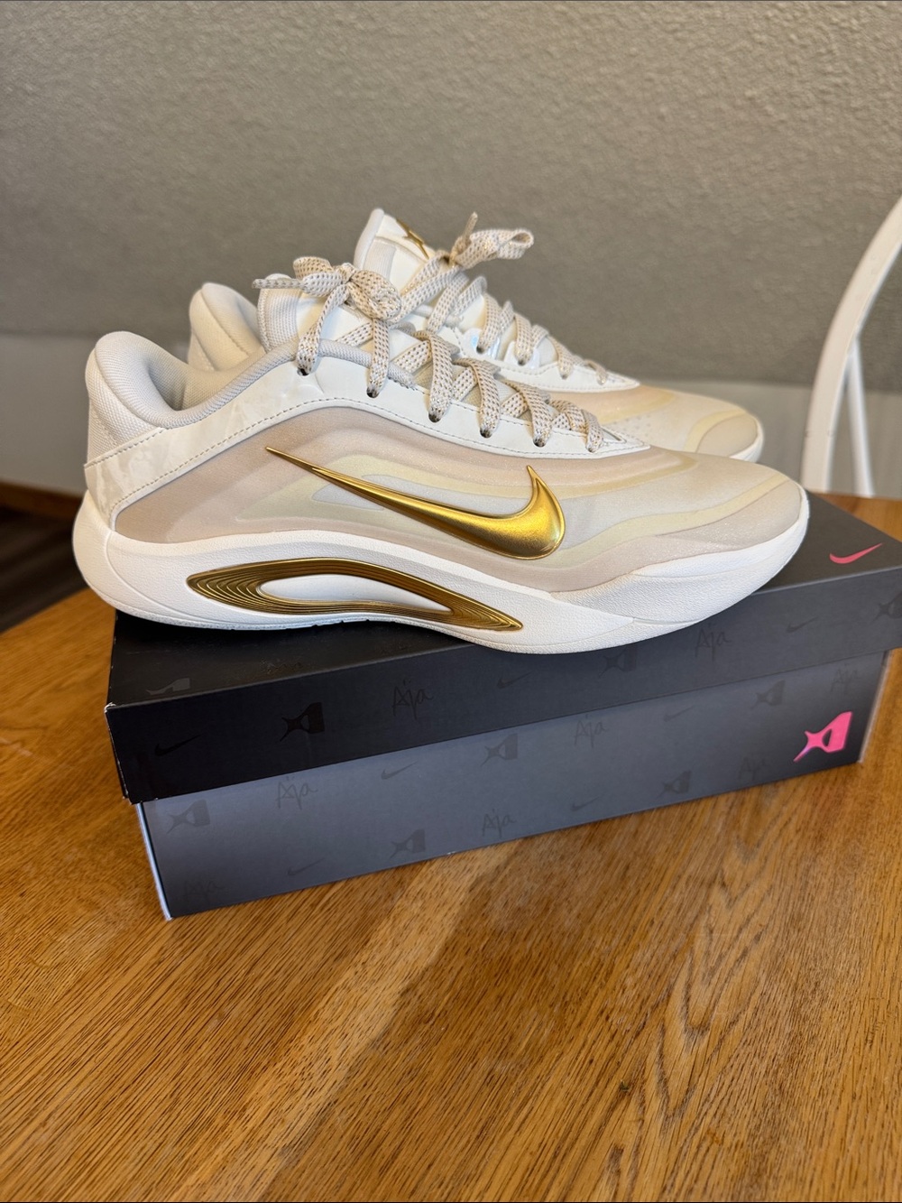 Nike Sail/Metallic Gold A'One Shoes 8.5 women’s/ 7 men’s